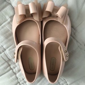 Mini Melissa toddler size 9